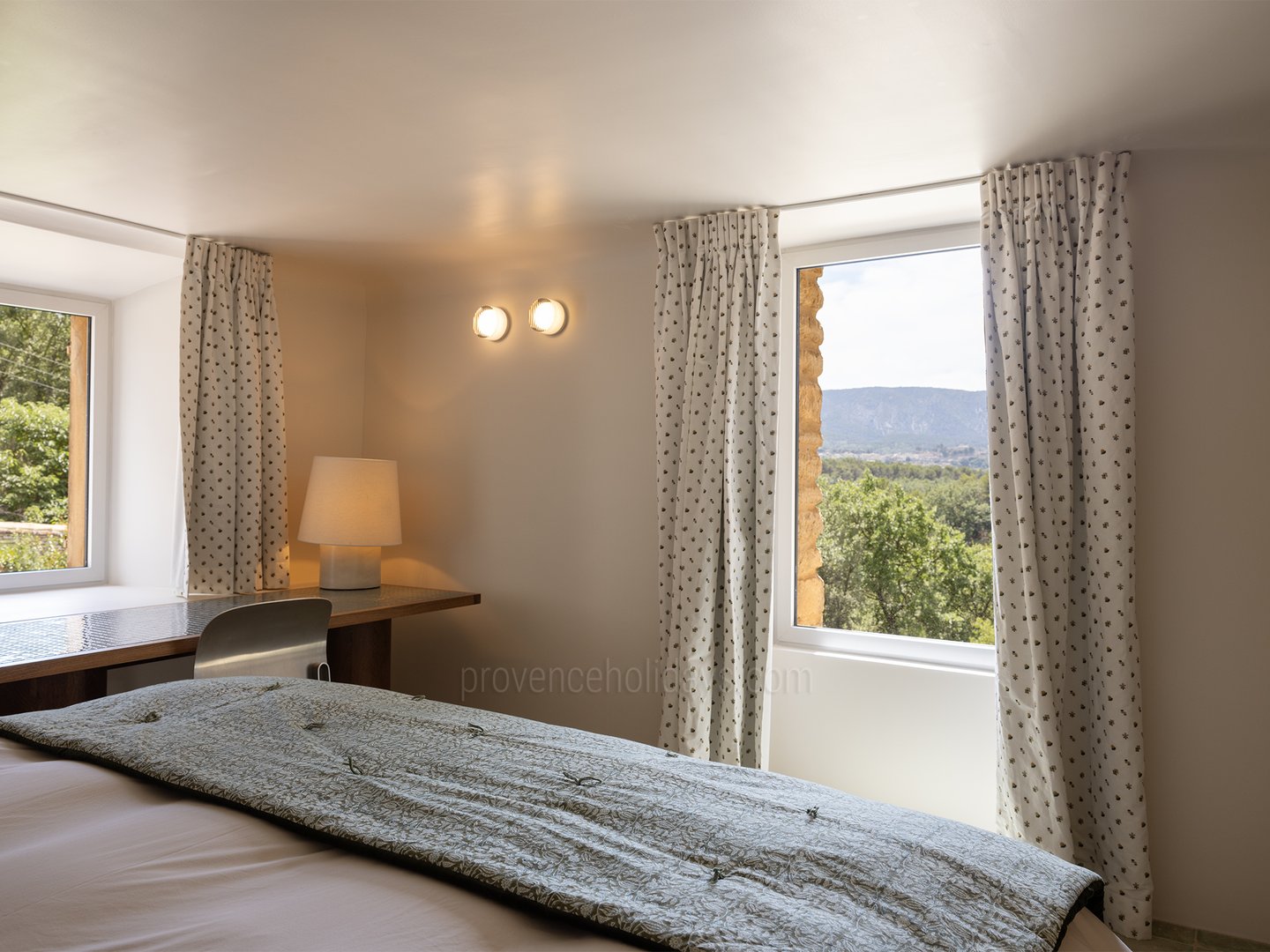 29 - Grand Mas de Provence: Villa: Bedroom
