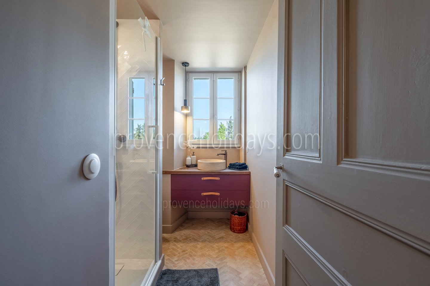 27 - Mas du Bois Clair: Villa: Bathroom 1