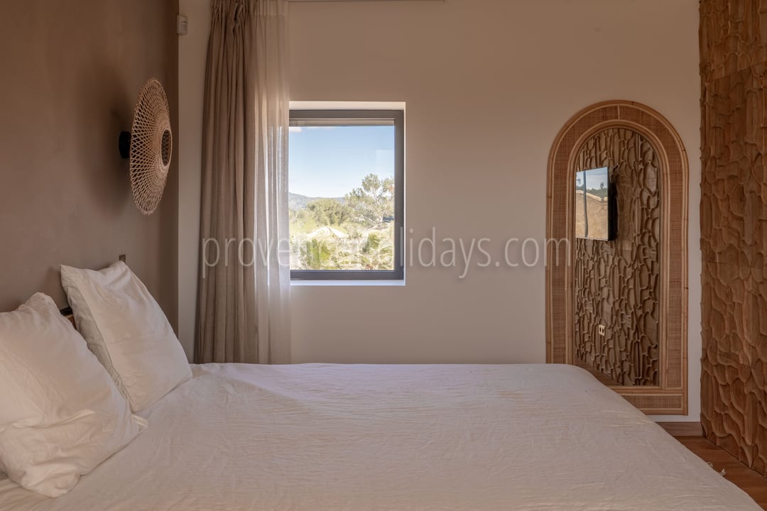 10 - Les Jardins Blancs: Villa: Bedroom