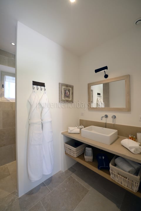 27 - Mas du Bois d\'Or: Villa: Bathroom 4