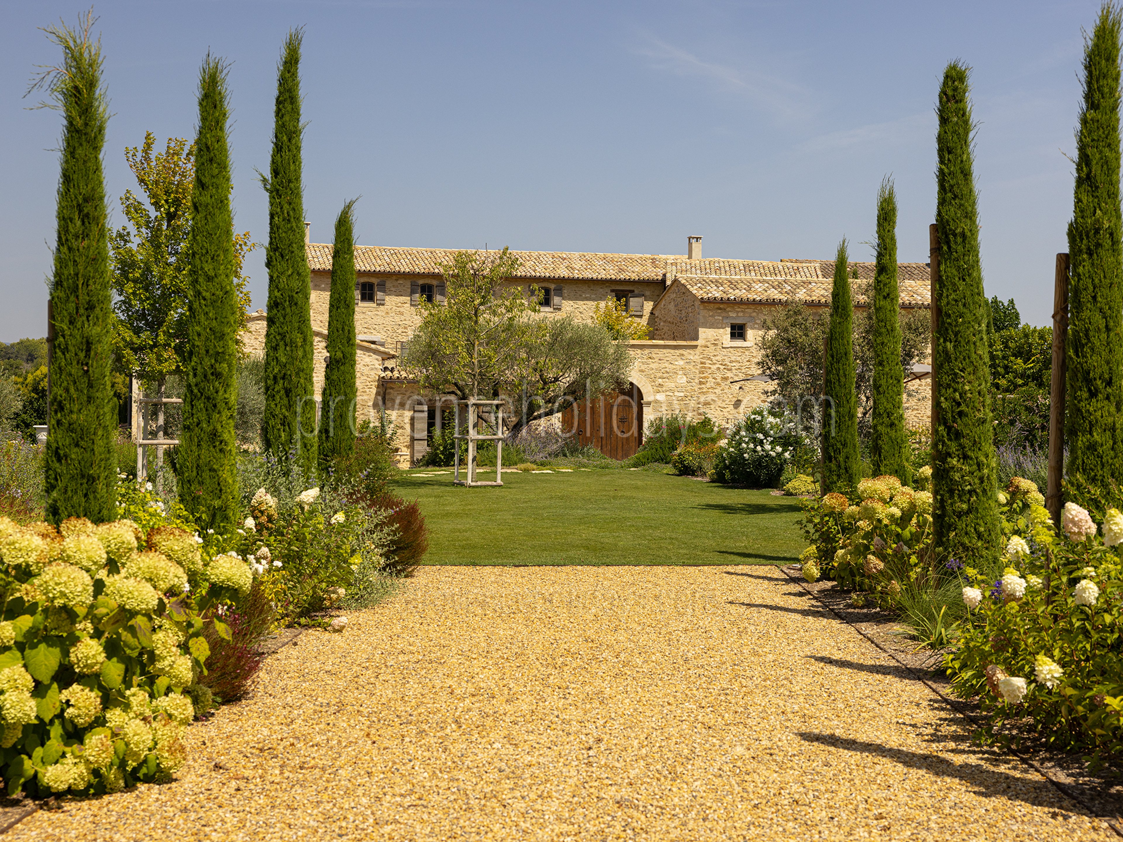 30 - Grand Mas d\'Oppède: Villa: Exterior