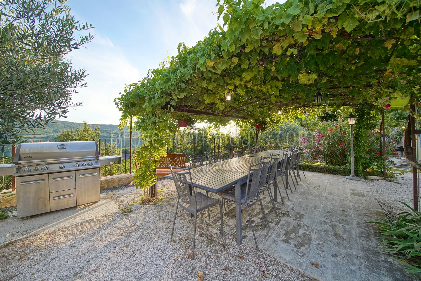 9 - Mas Castillon: Villa: Exterior