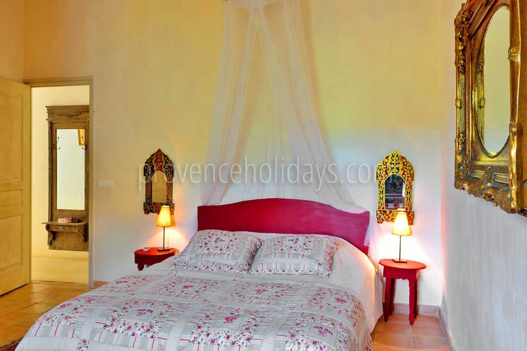 16 - La Bastide des Chênes: Villa: Bedroom