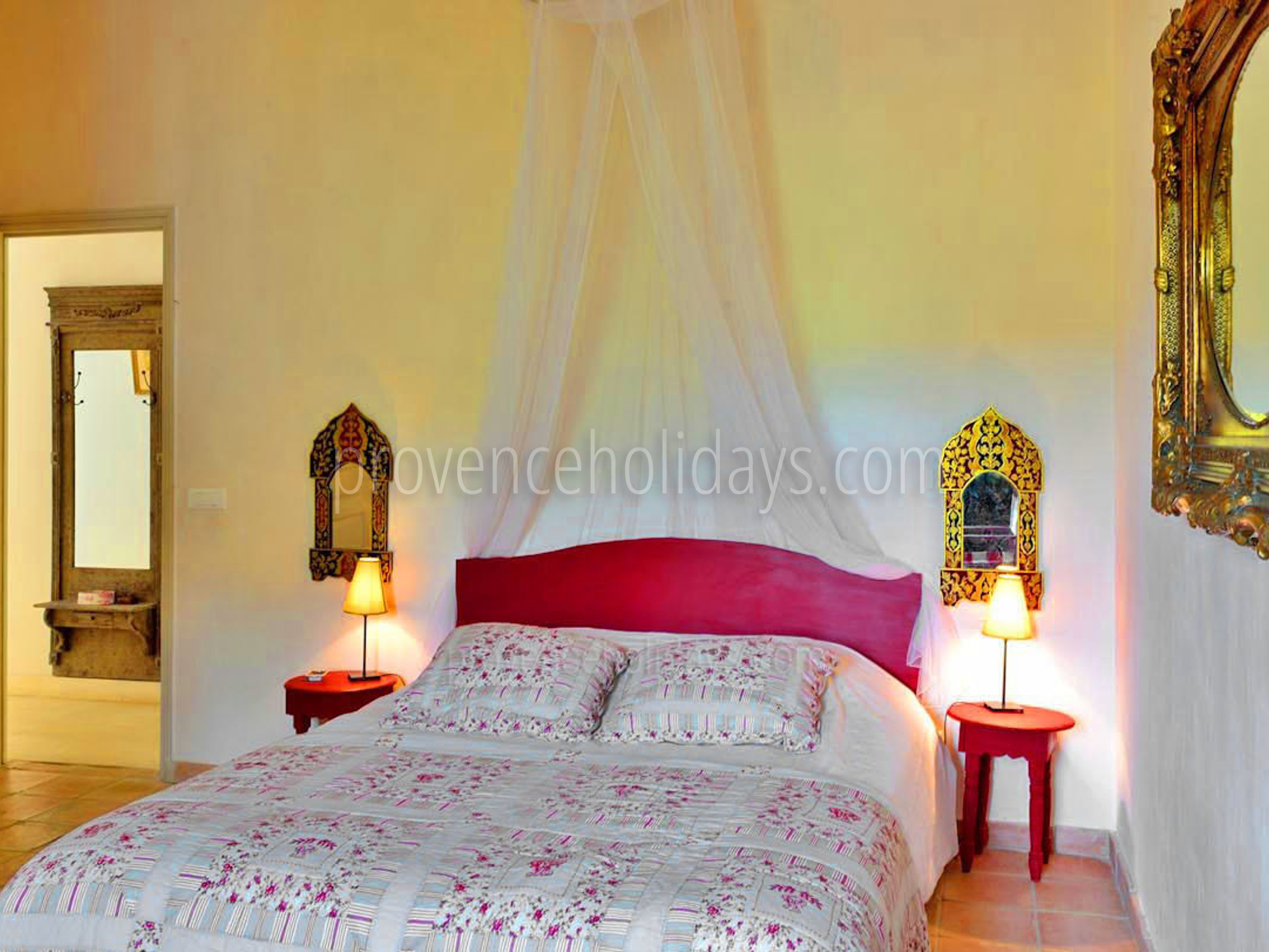 16 - La Bastide des Chênes: Villa: Bedroom