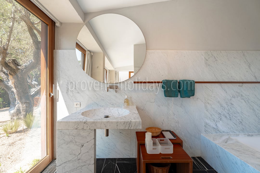 32 - Villa Tahiti: Villa: Bathroom