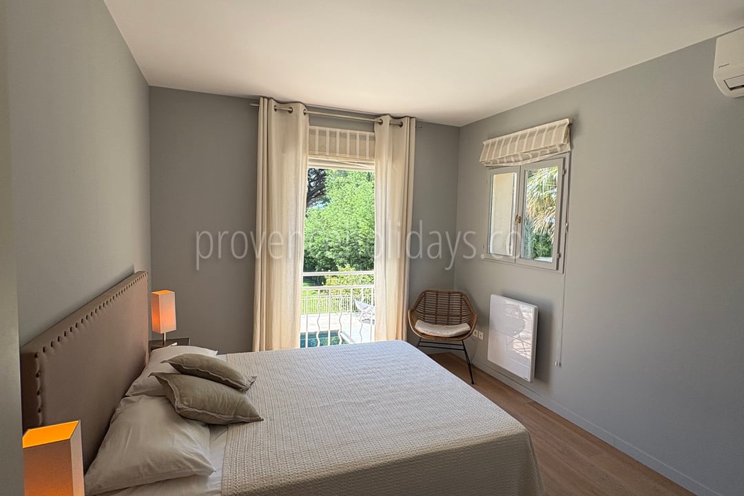 14 - Le Mas des Lys: Villa: Bedroom