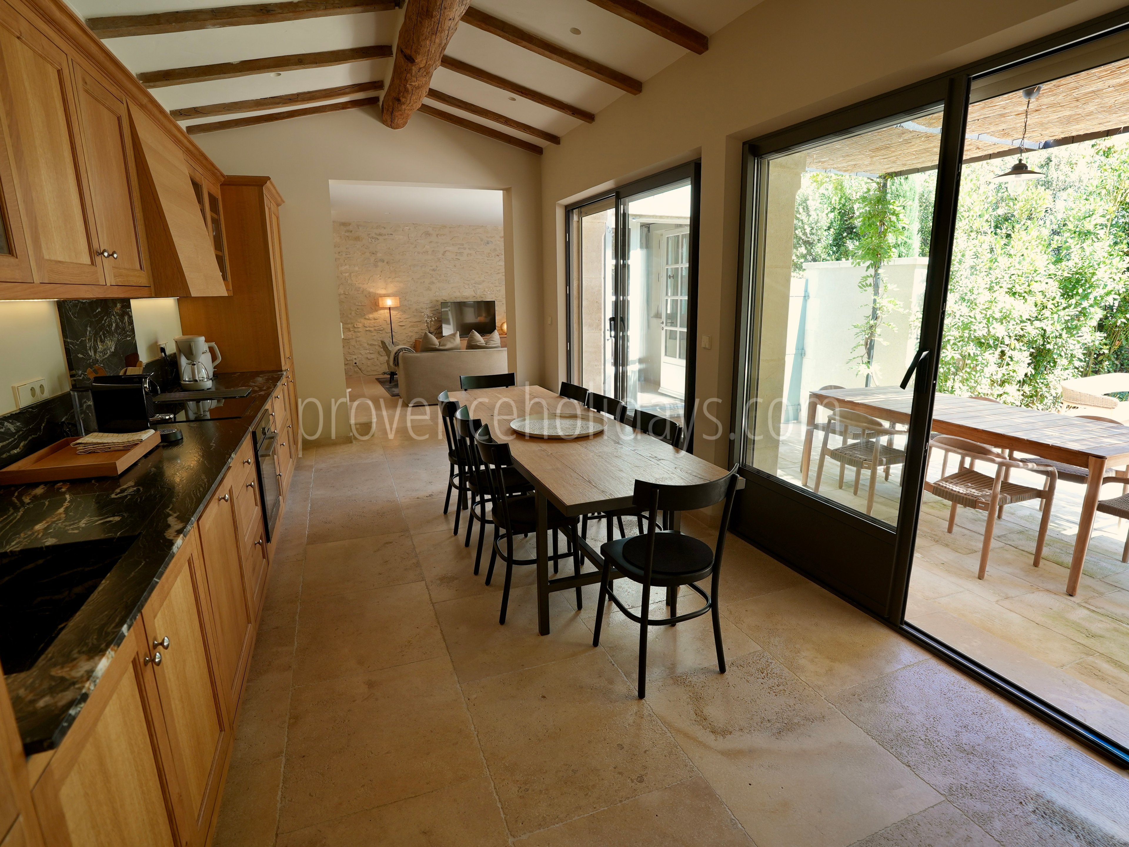 28 - La Saint-Rémoise: Villa: Interior