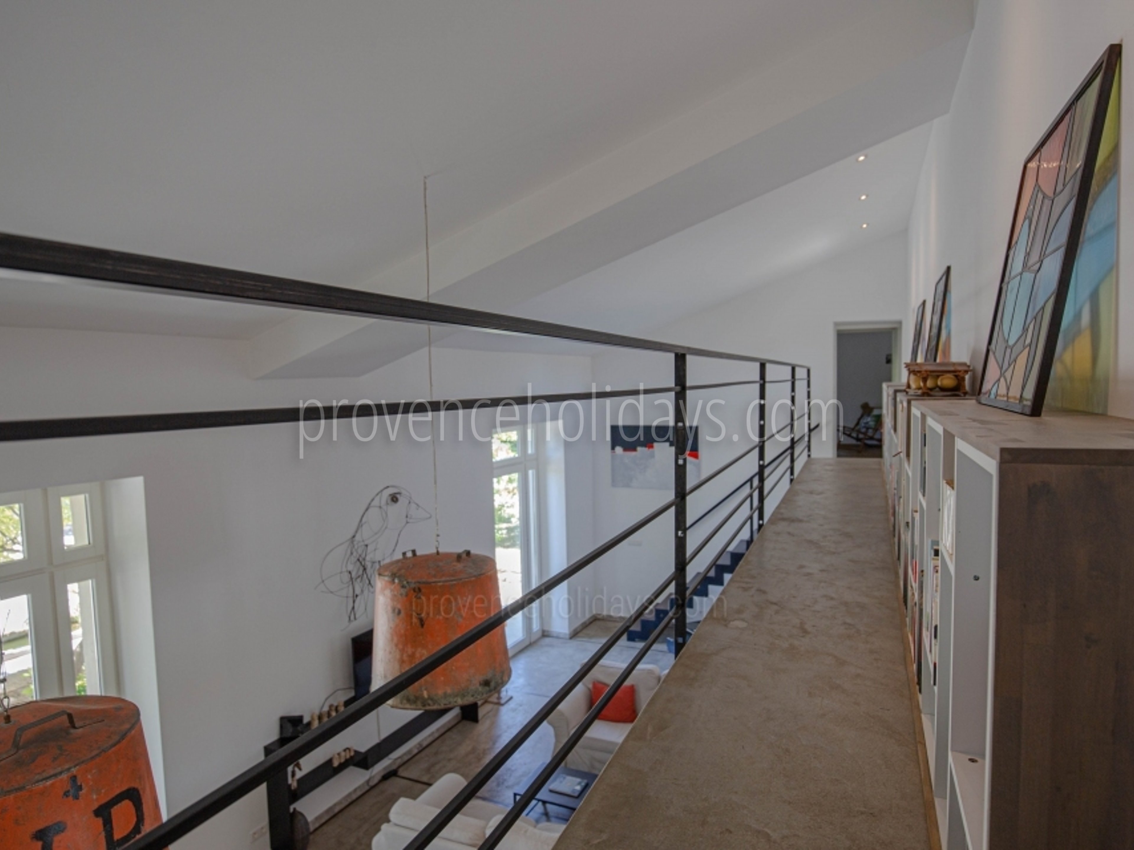 26 - Villa Beaumes: Villa: Interior