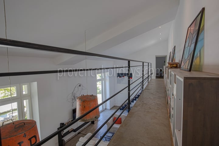 26 - Villa Beaumes: Villa: Interior