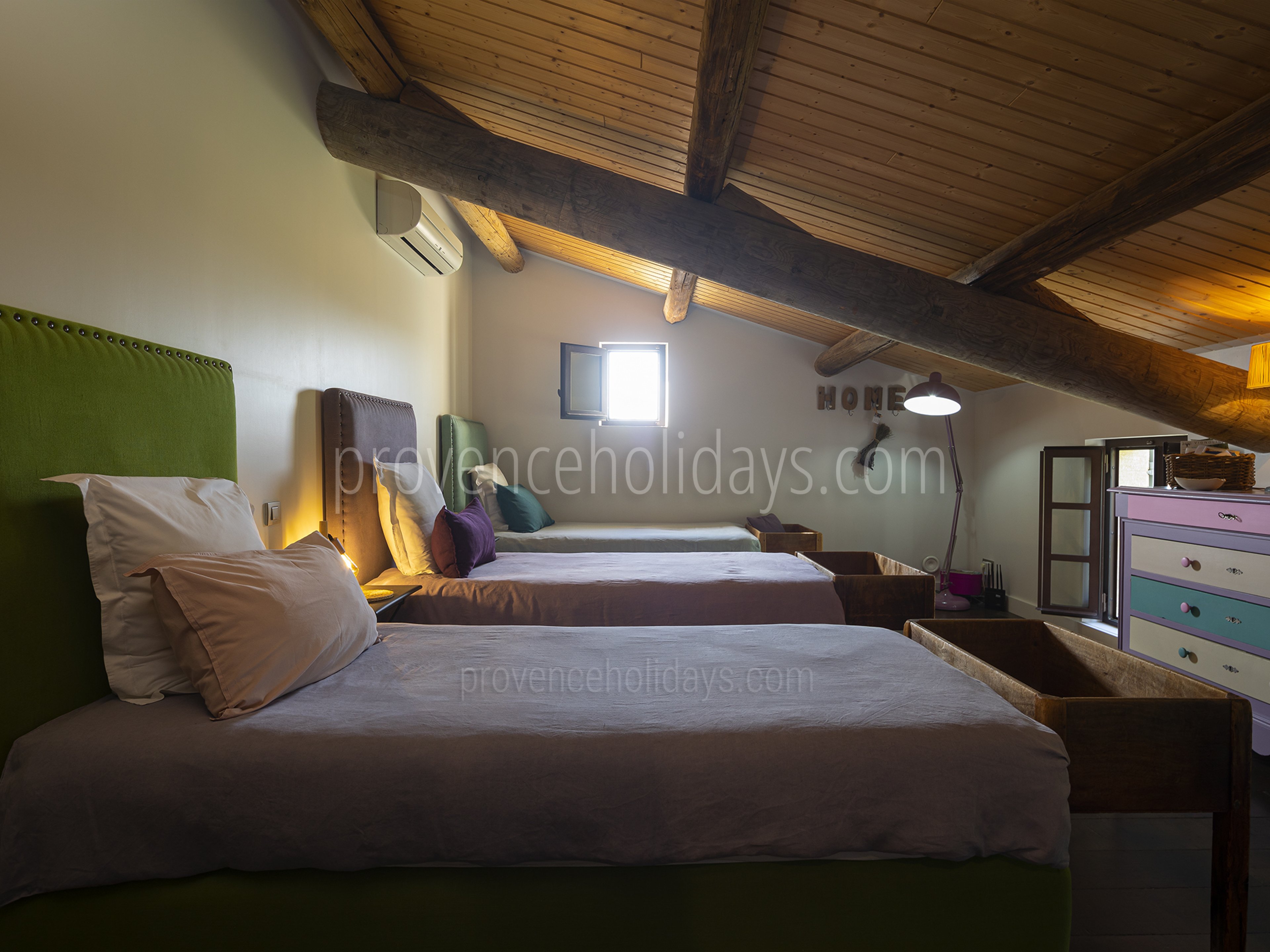 4 - Bergerie de Beaumes: Villa: Bedroom