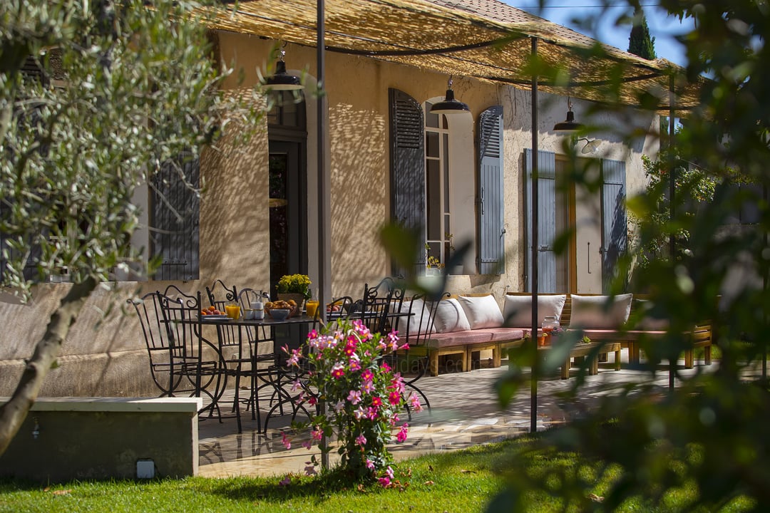 Location de vacances de charme avec piscine chauffée à Saint-Rémy-de-Provence