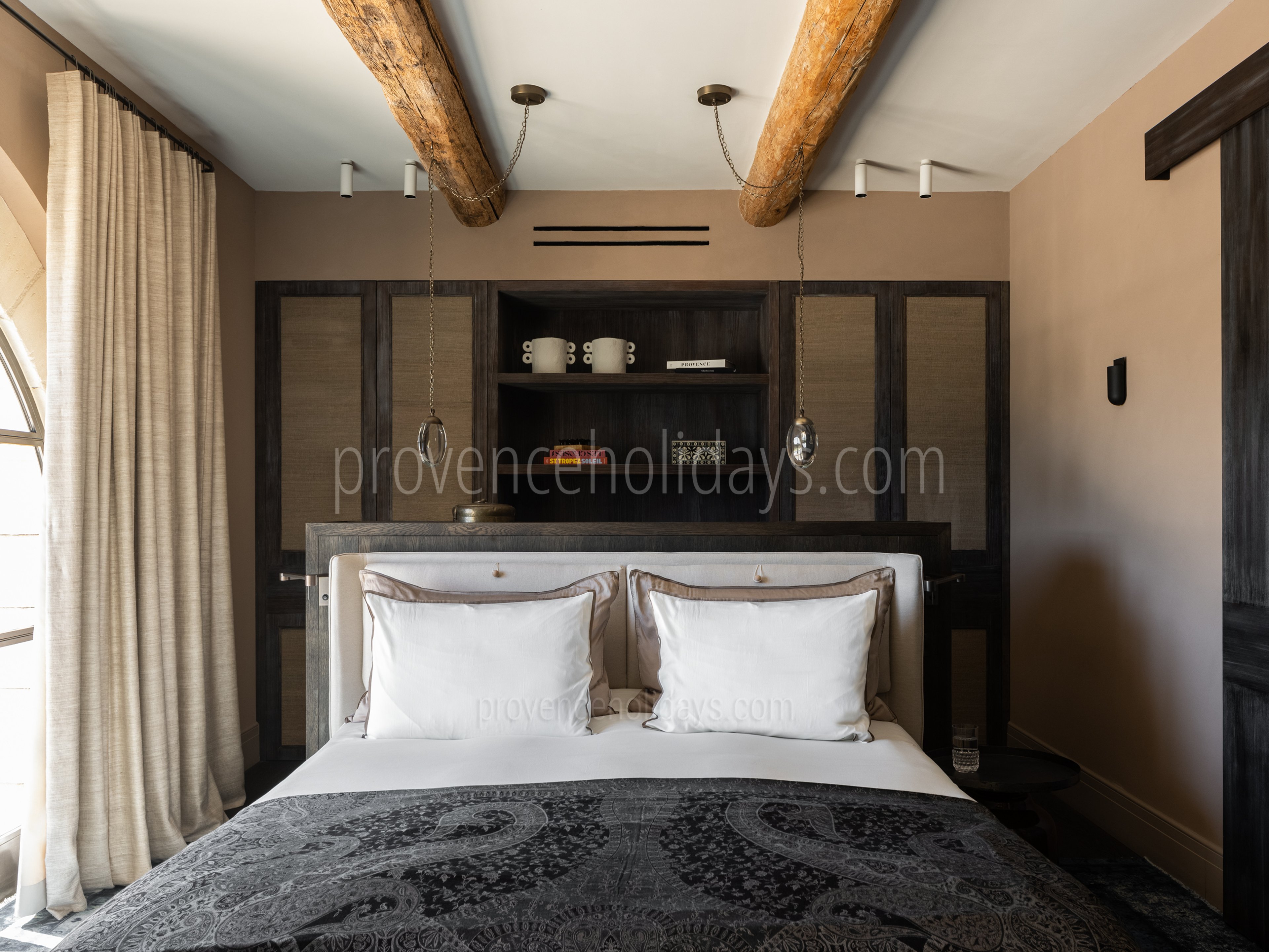 2 - Mas des Collines: Villa: Bedroom