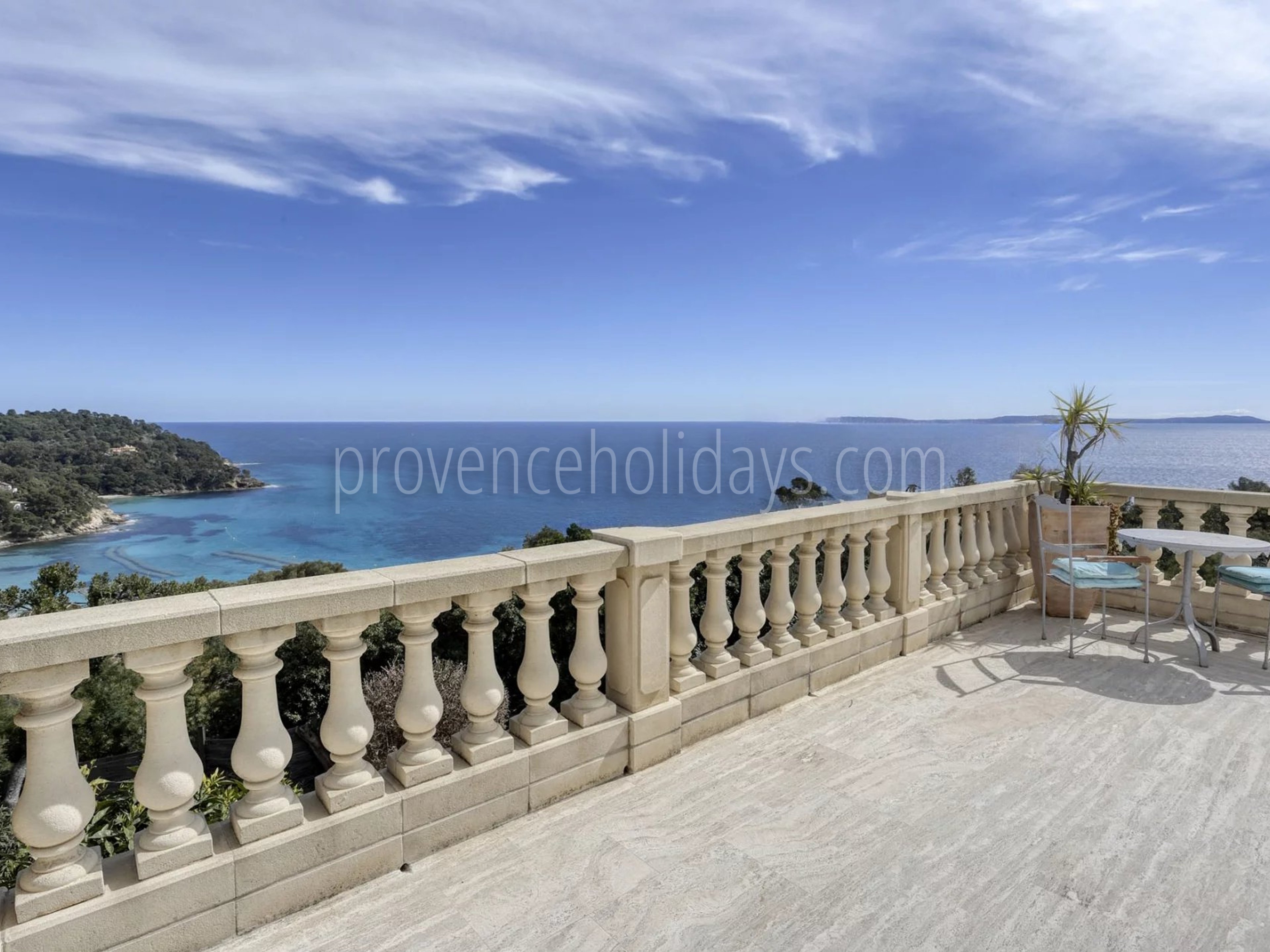 8 - Villa avec jardin arboré à Rayol-Canadel-sur-Mer: Villa: Exterior