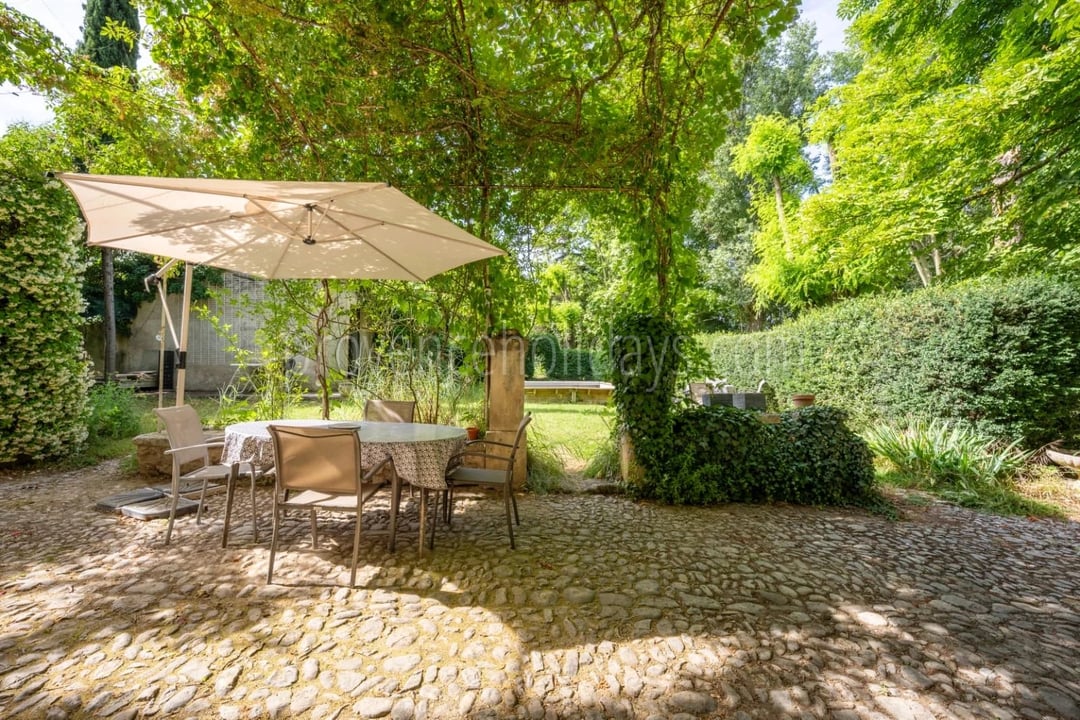 13 - Stone bastide in Ansouis: Villa: Exterior