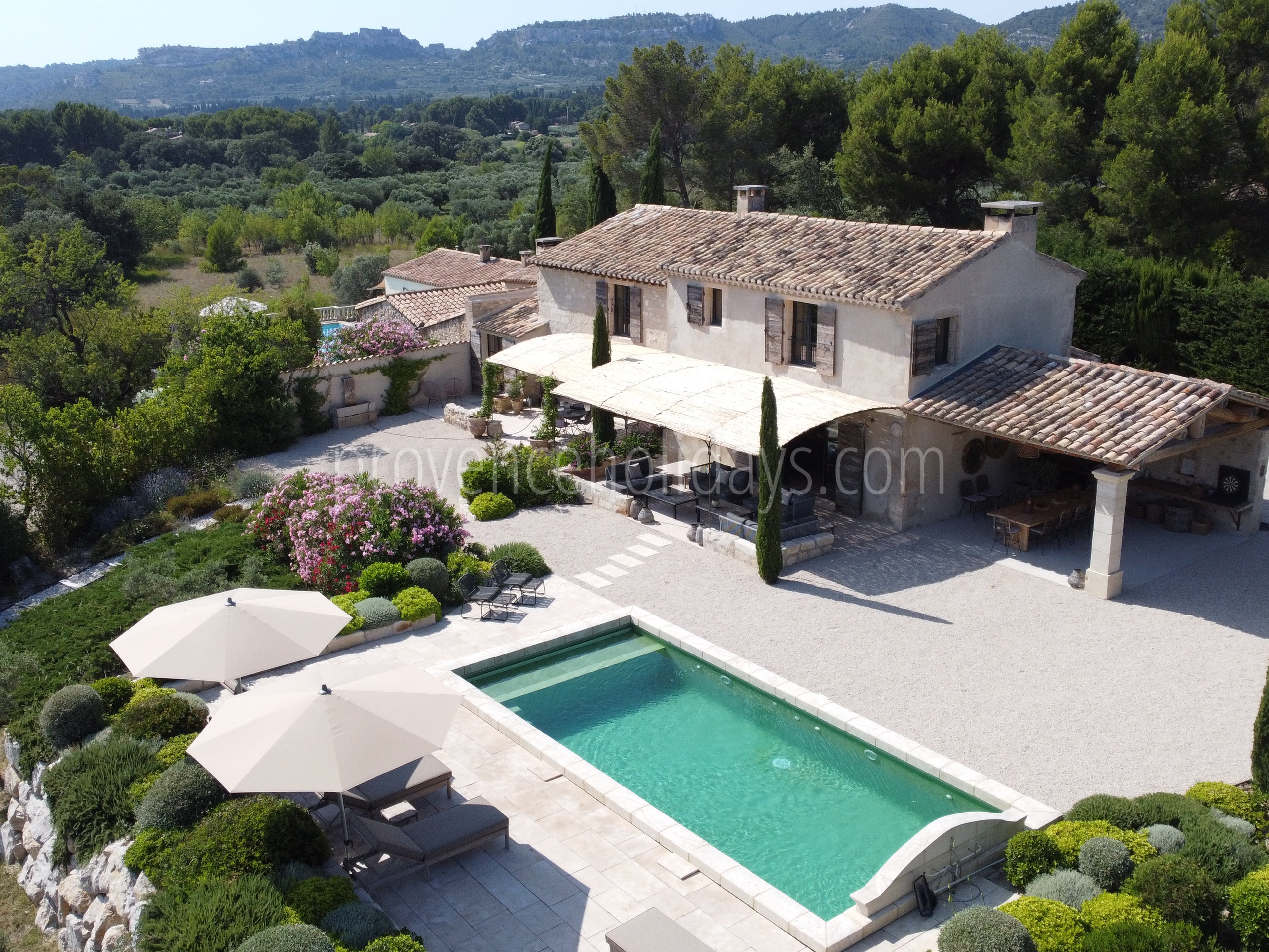 49 - Mas de Provence: Villa: Exterior