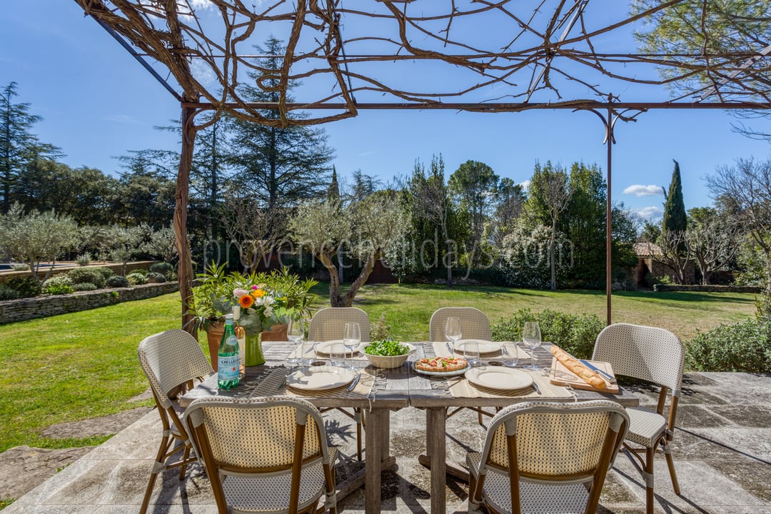 15 - Le Mas de l\'Ouest: Villa: Exterior
