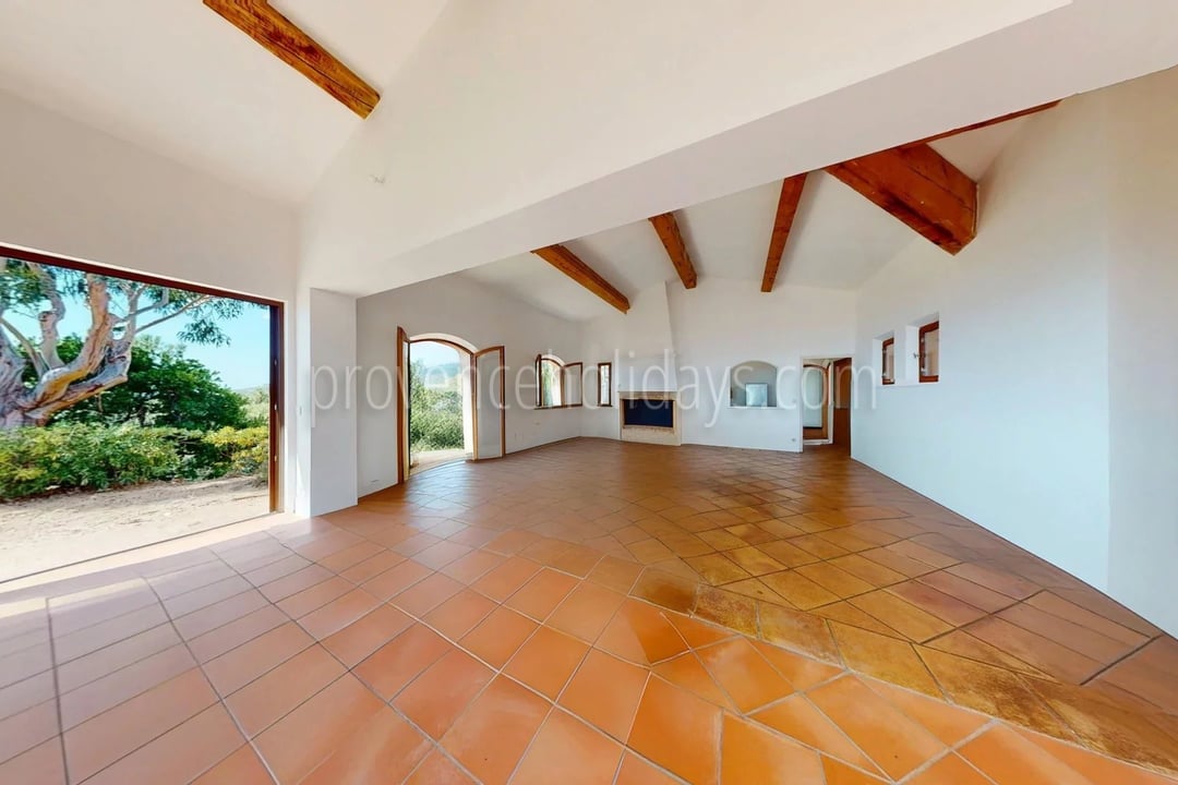 10 - Te renoveren villa in Rayol-Canadel-sur-Mer: Villa: Interior