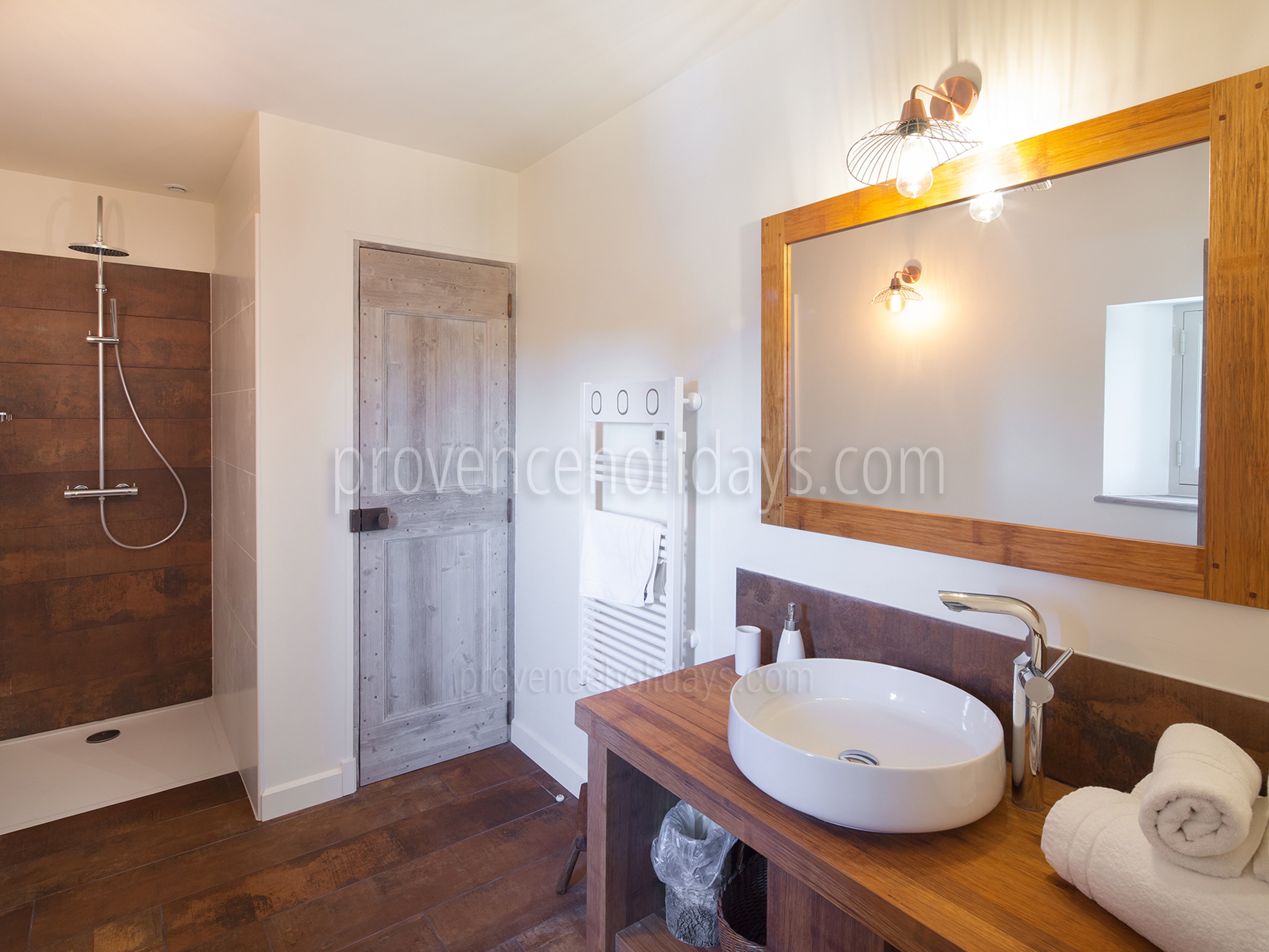41 - Mas Robion: Villa: Bathroom