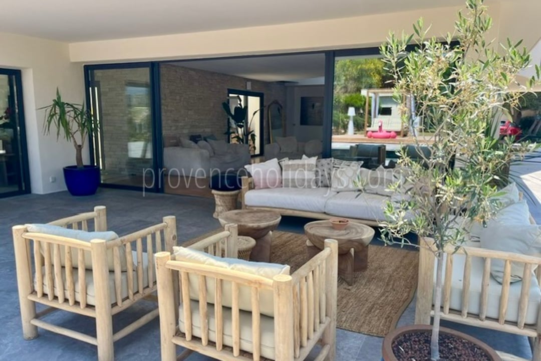 22 - Villas Cassis: Villa: Exterior
