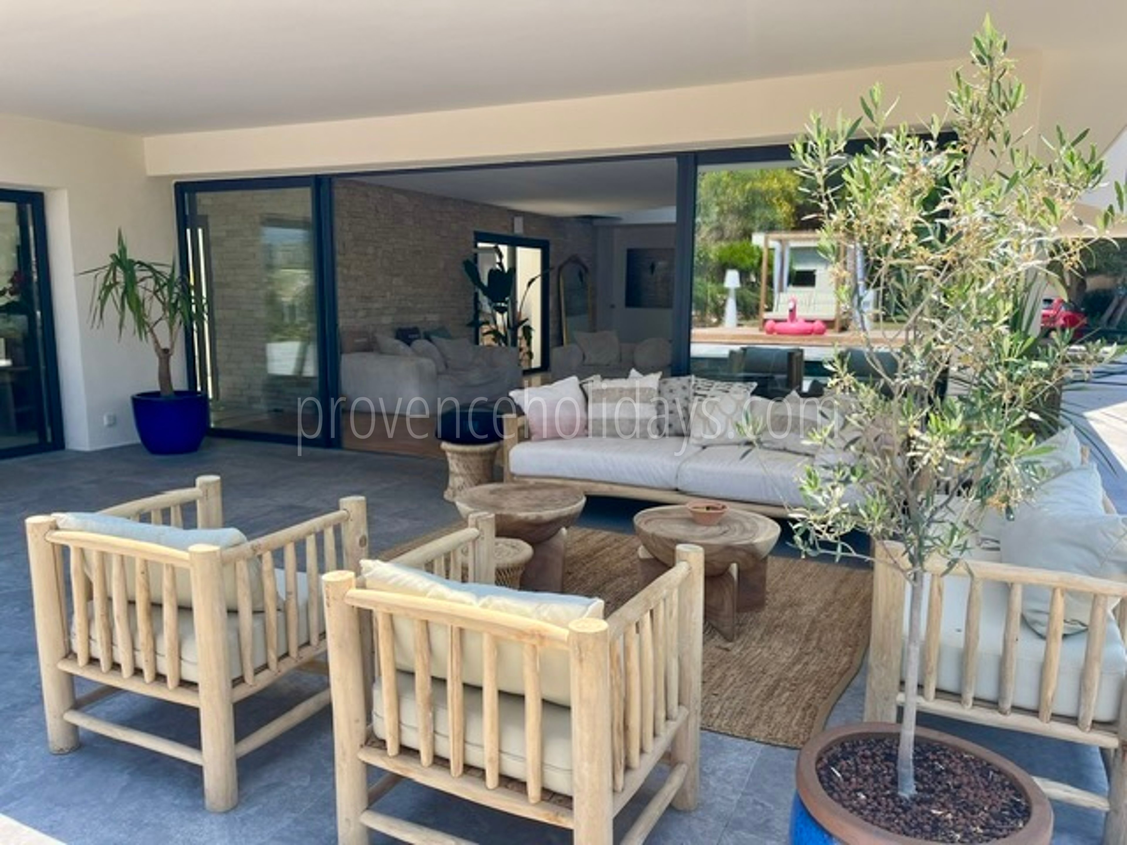 22 - Villas Cassis: Villa: Exterior