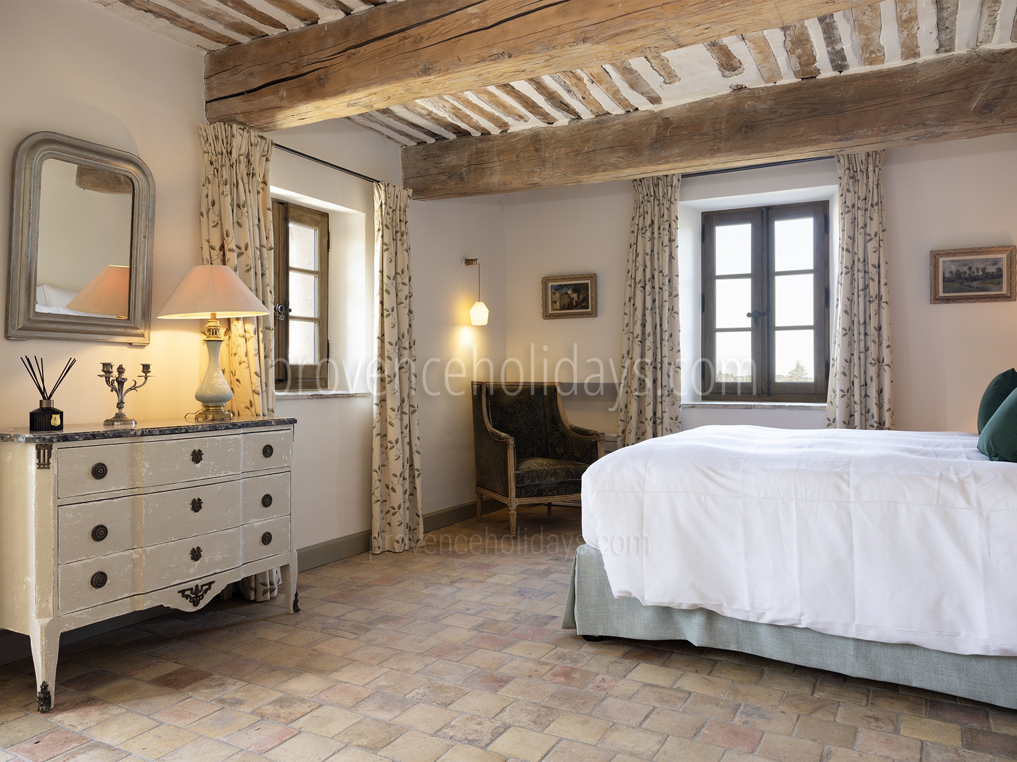 90 - Grand Mas d\'Oppède: Villa: Bedroom
