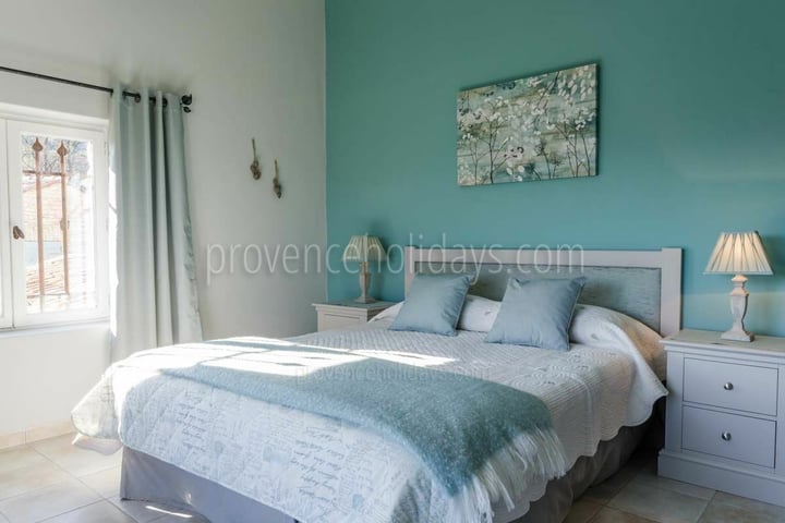 35 - Le Mas de Gordes: Villa: Bedroom