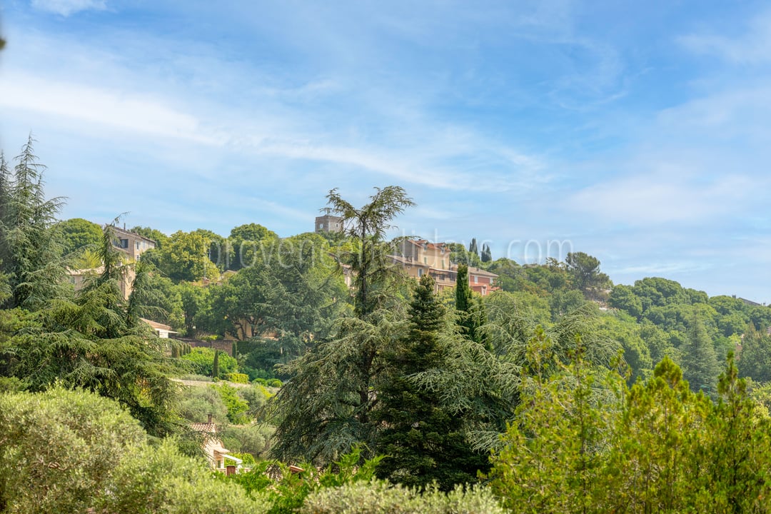 17 - Le Belvédère Provençal: Villa: Exterior