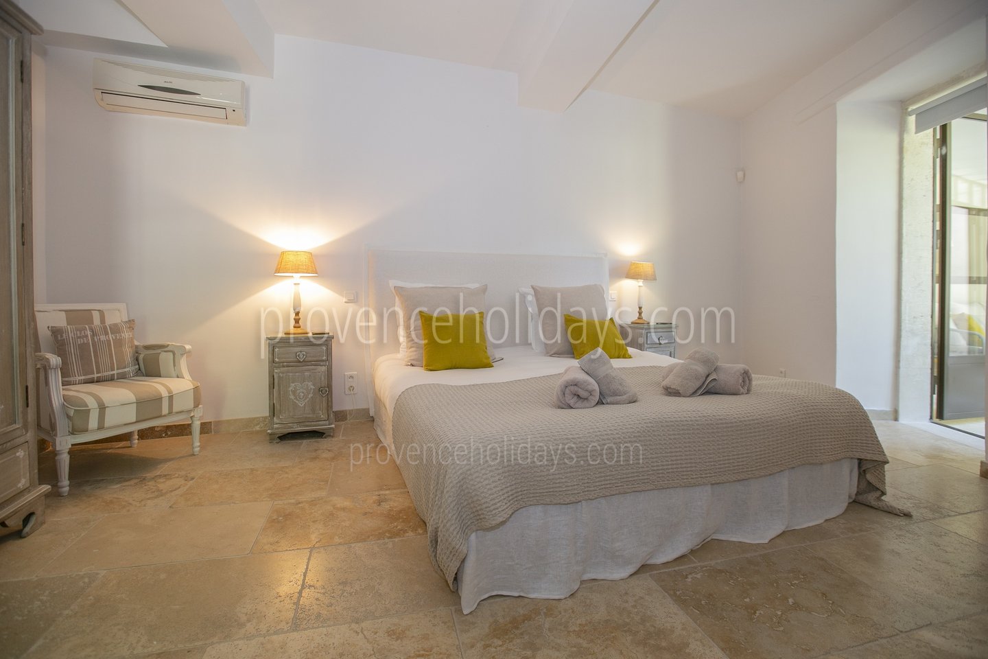 10 - Les Oliviers: Villa: Bedroom - Master room ground floor east side