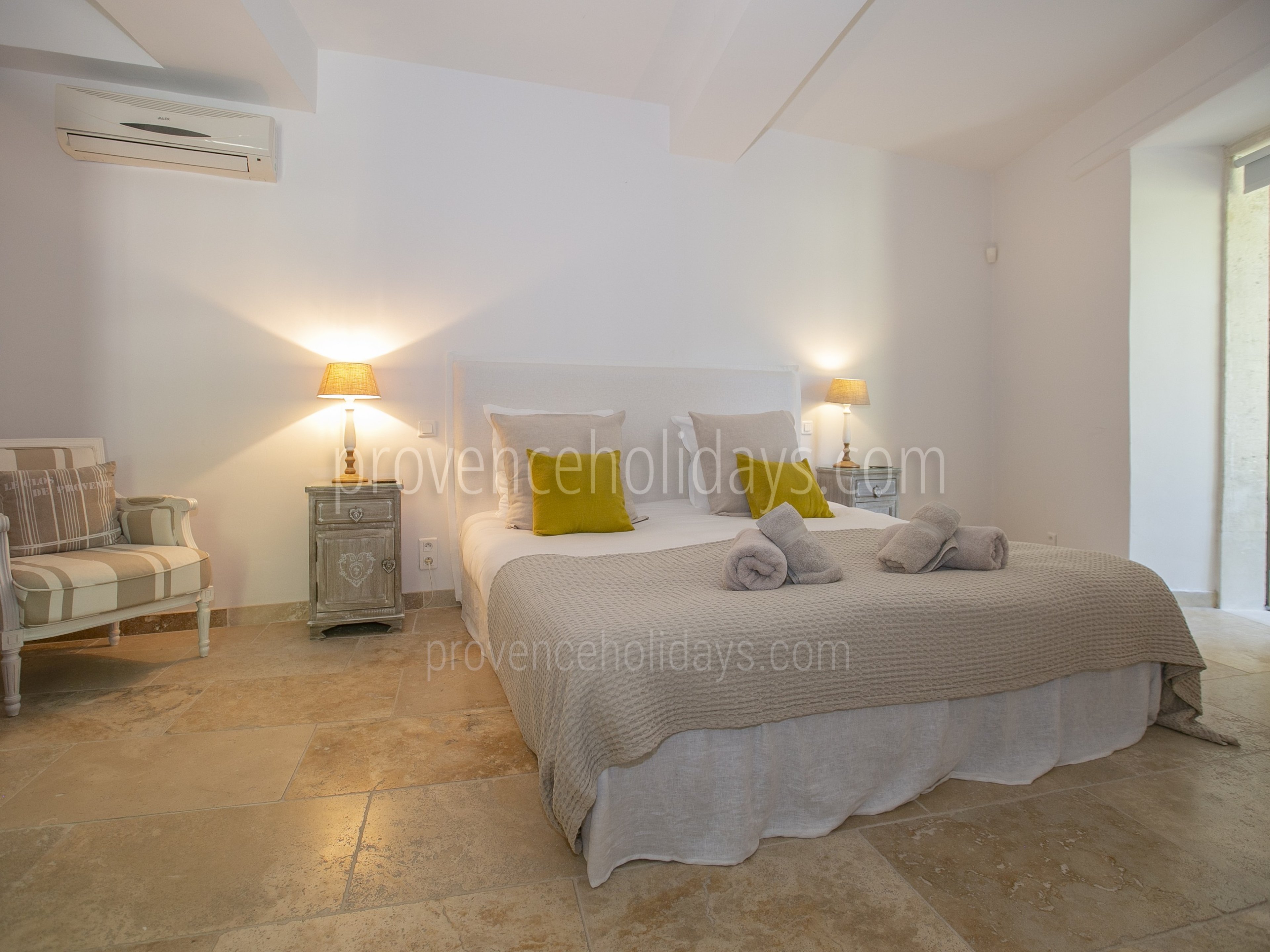 10 - Les Oliviers: Villa: Bedroom - Master room ground floor east side