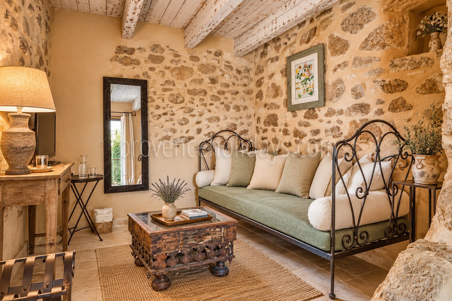 26 - Mas de Beaumes: Villa: Bedroom