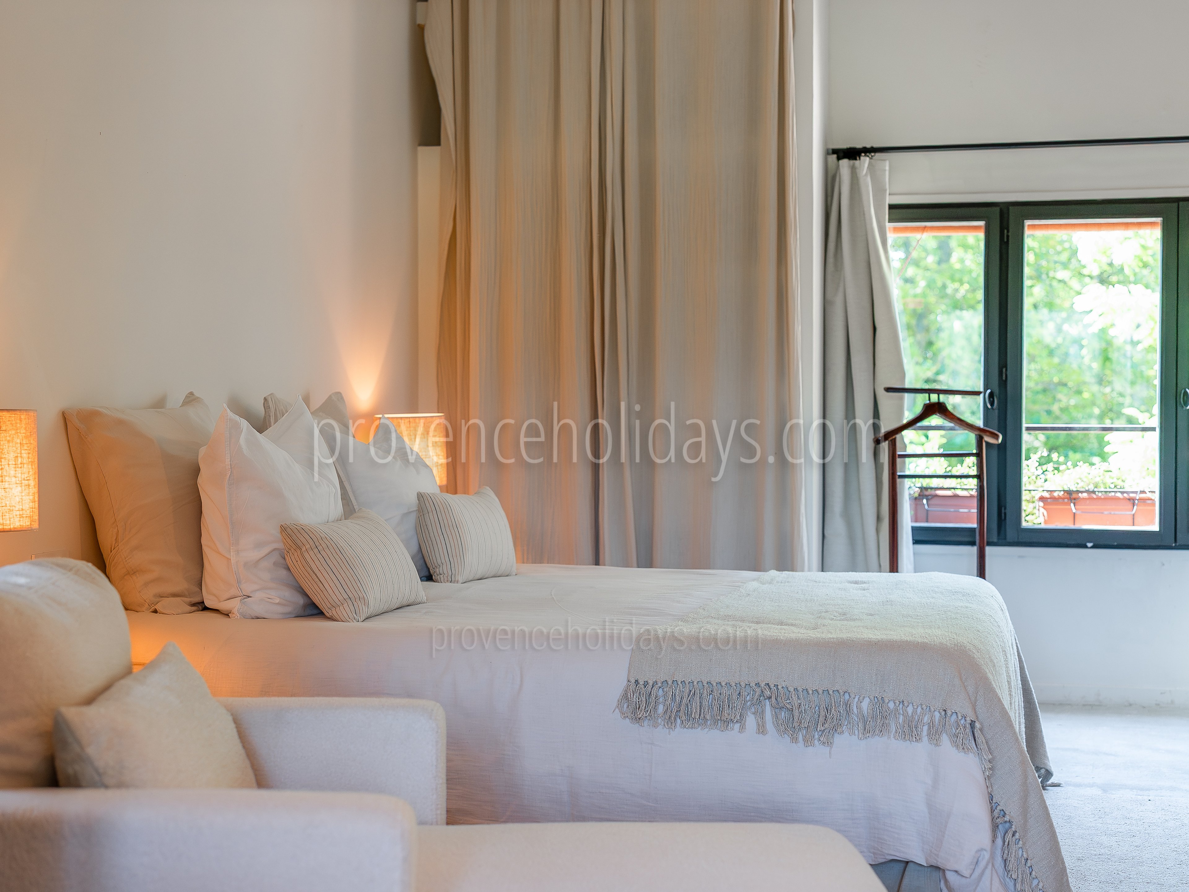 30 - La Terrasse Provençale: Villa: Bedroom
