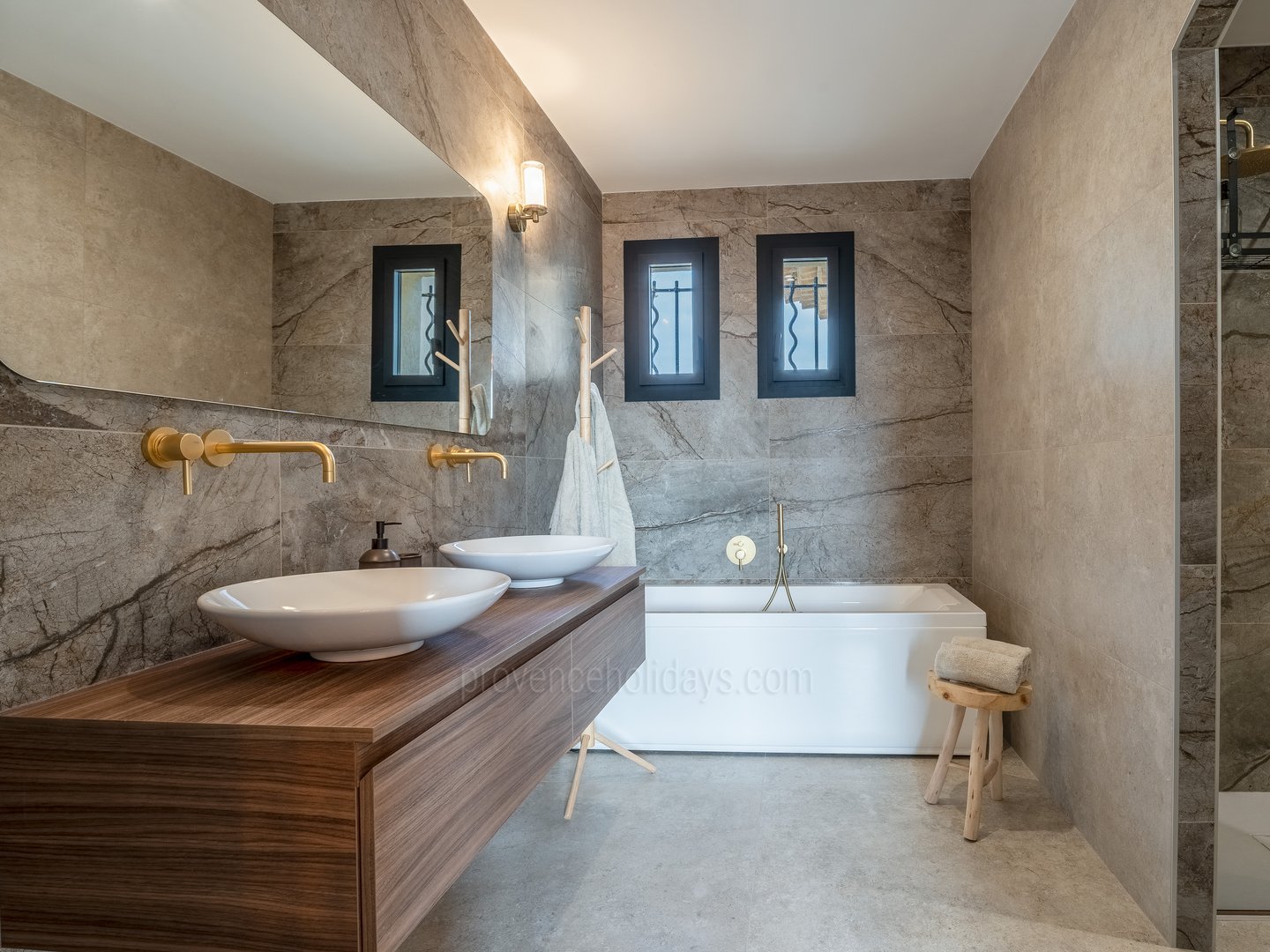57 - Villa des Estrets: Villa: Bathroom