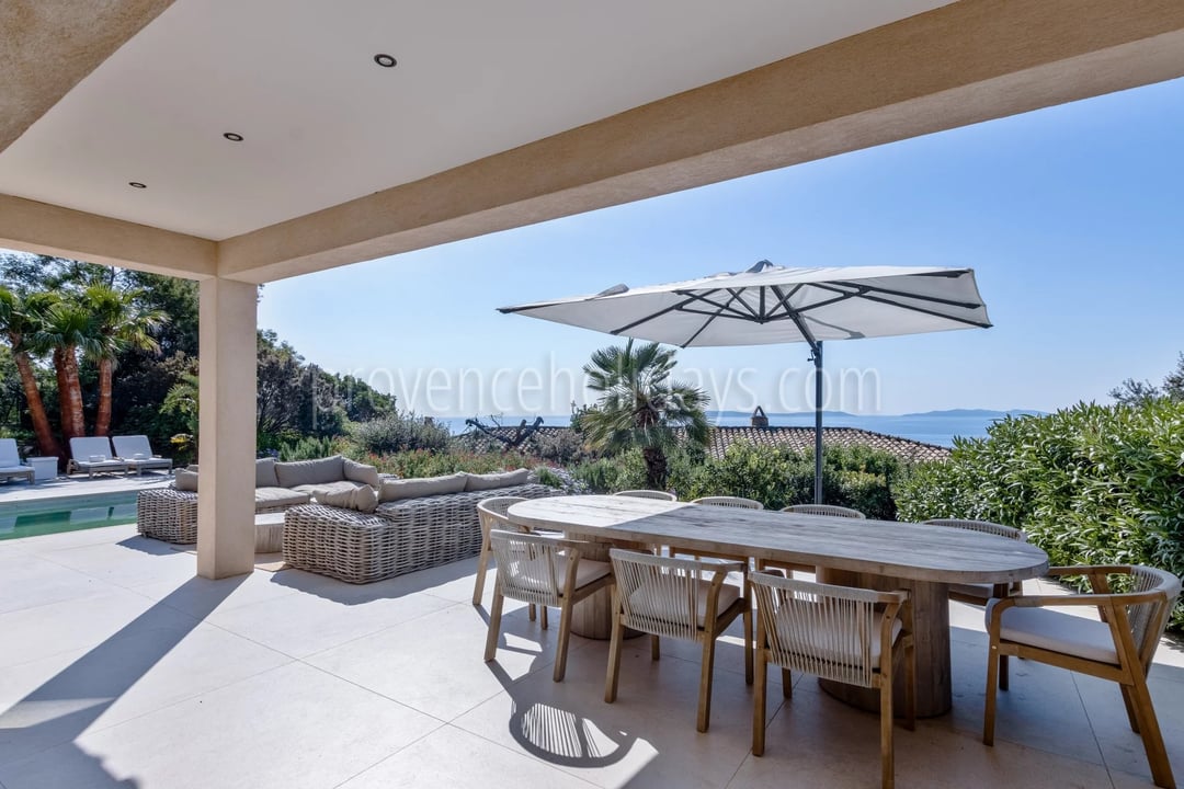 17 - Gerenoveerde villa in Rayol-Canadel-sur-Mer: Villa: Exterior