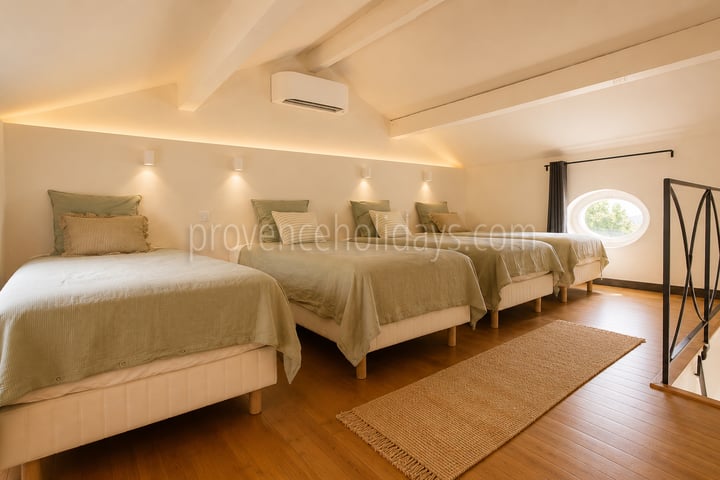 51 - Mas rénové à pied d\'Eygalières: Villa: Bedroom