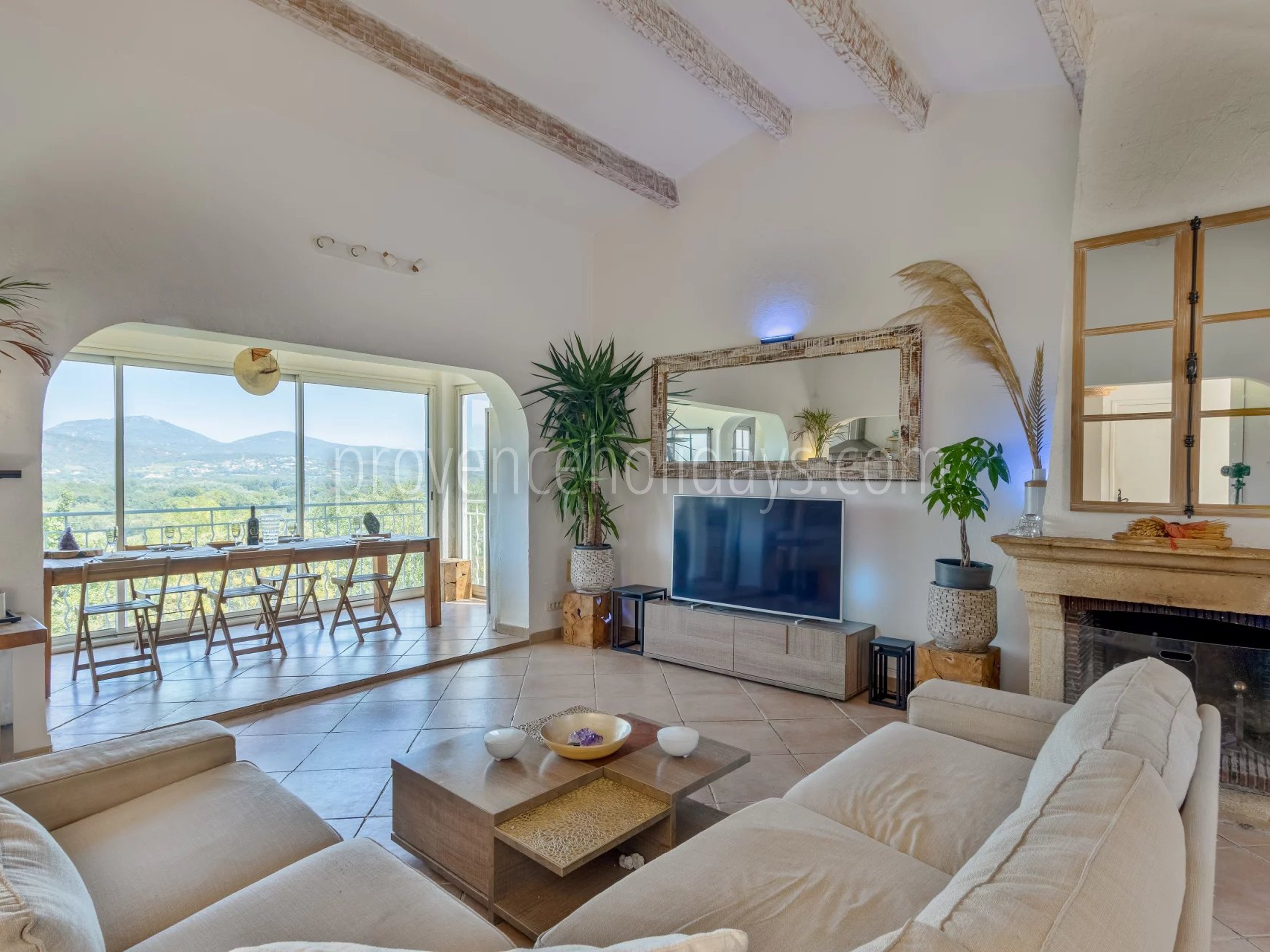 1 - Quiet house in Gassin: Villa: Interior