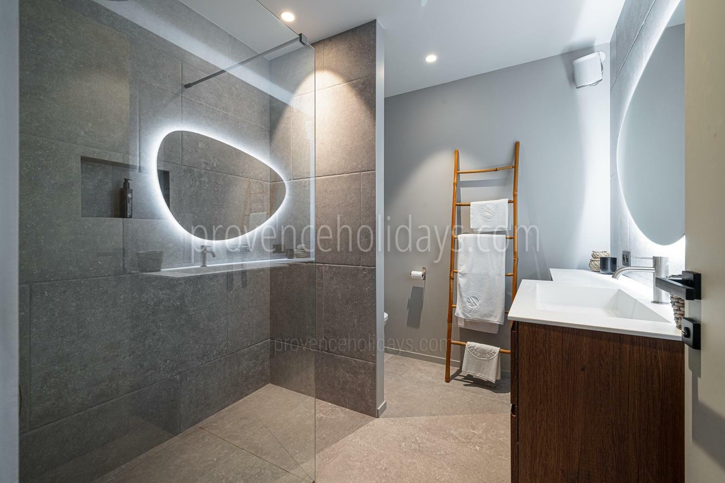 15 - Villa Vista: Villa: Bathroom