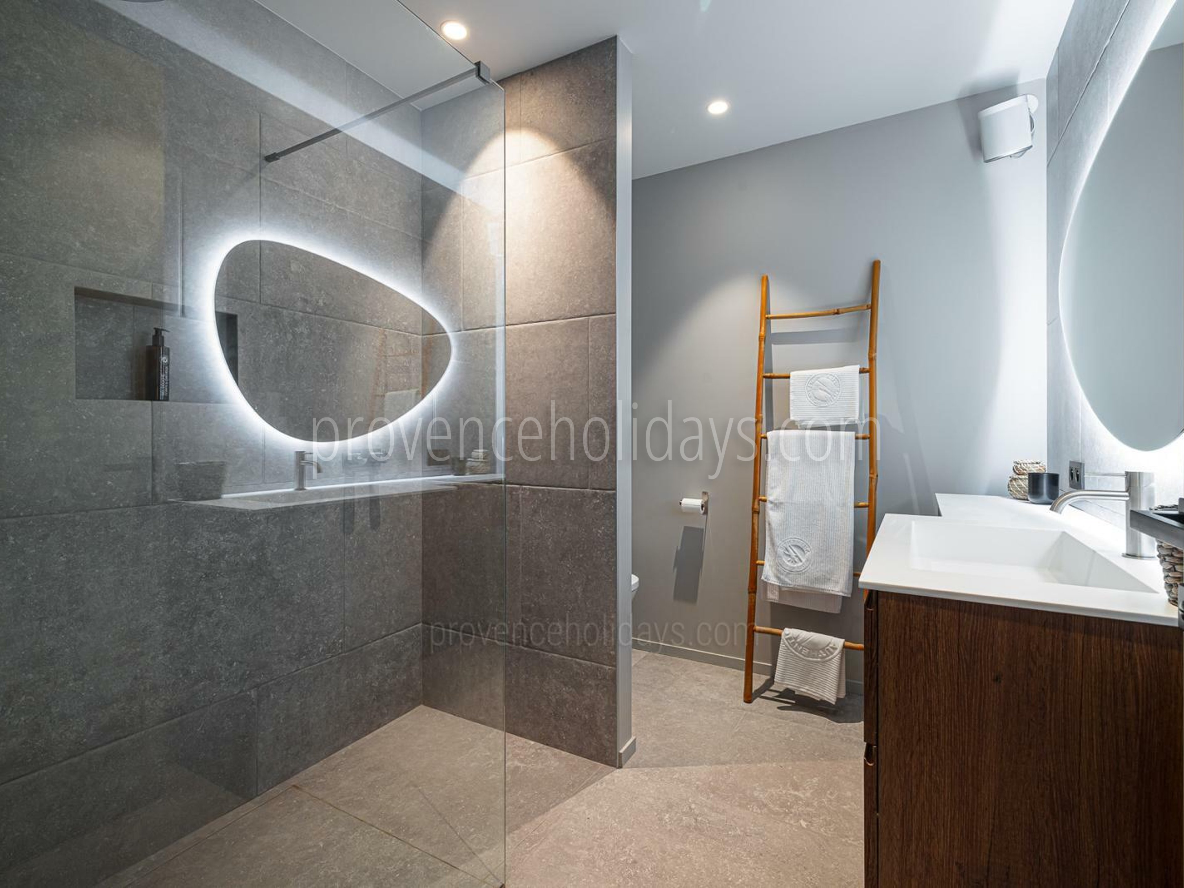 15 - Villa Vista: Villa: Bathroom
