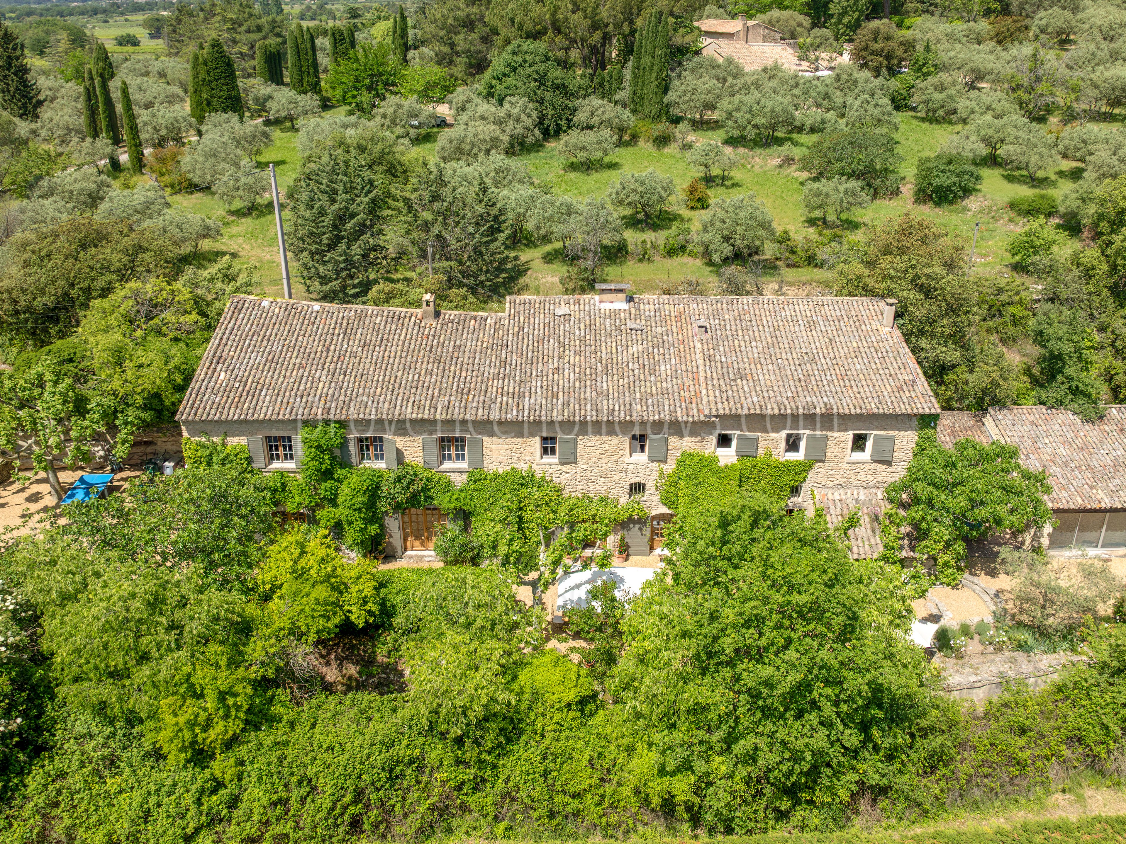 13 - Le Moulin de Gordes: Villa: Exterior