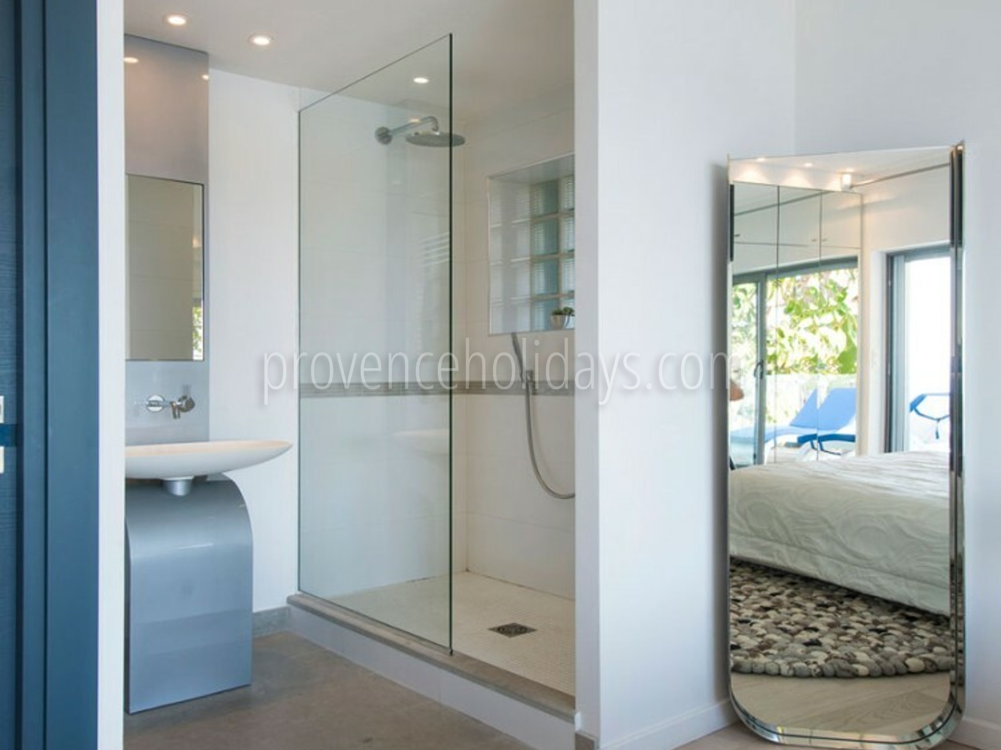 5 - Villa Marine: Villa: Bathroom