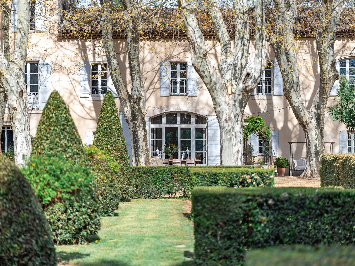 28 - Eden Provençal: Villa: Exterior
