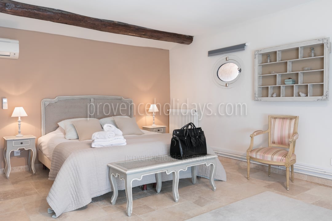 25 - Bastide du Var: Villa: Bedroom