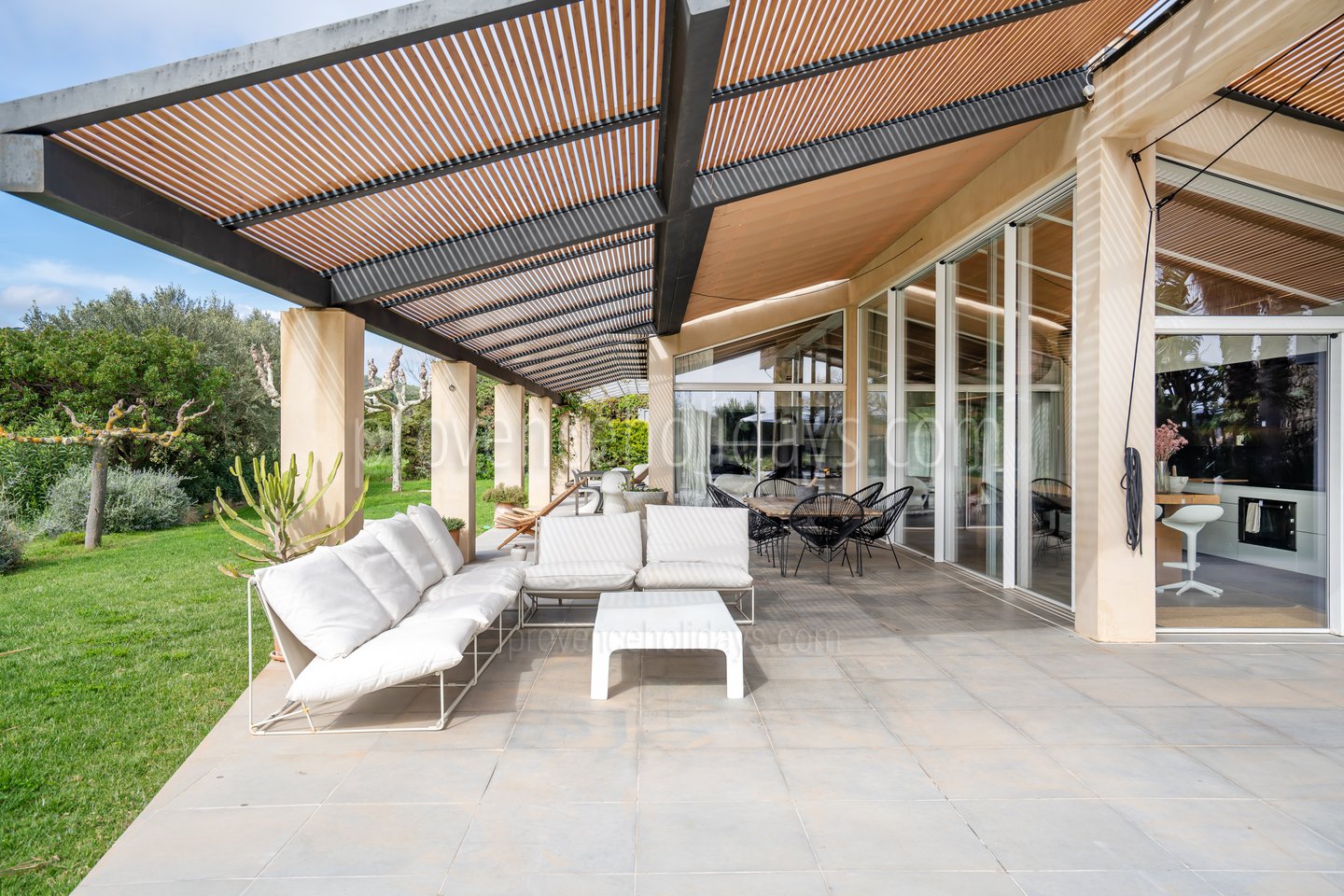 8 - Refuge d\'Azur: Villa: Exterior