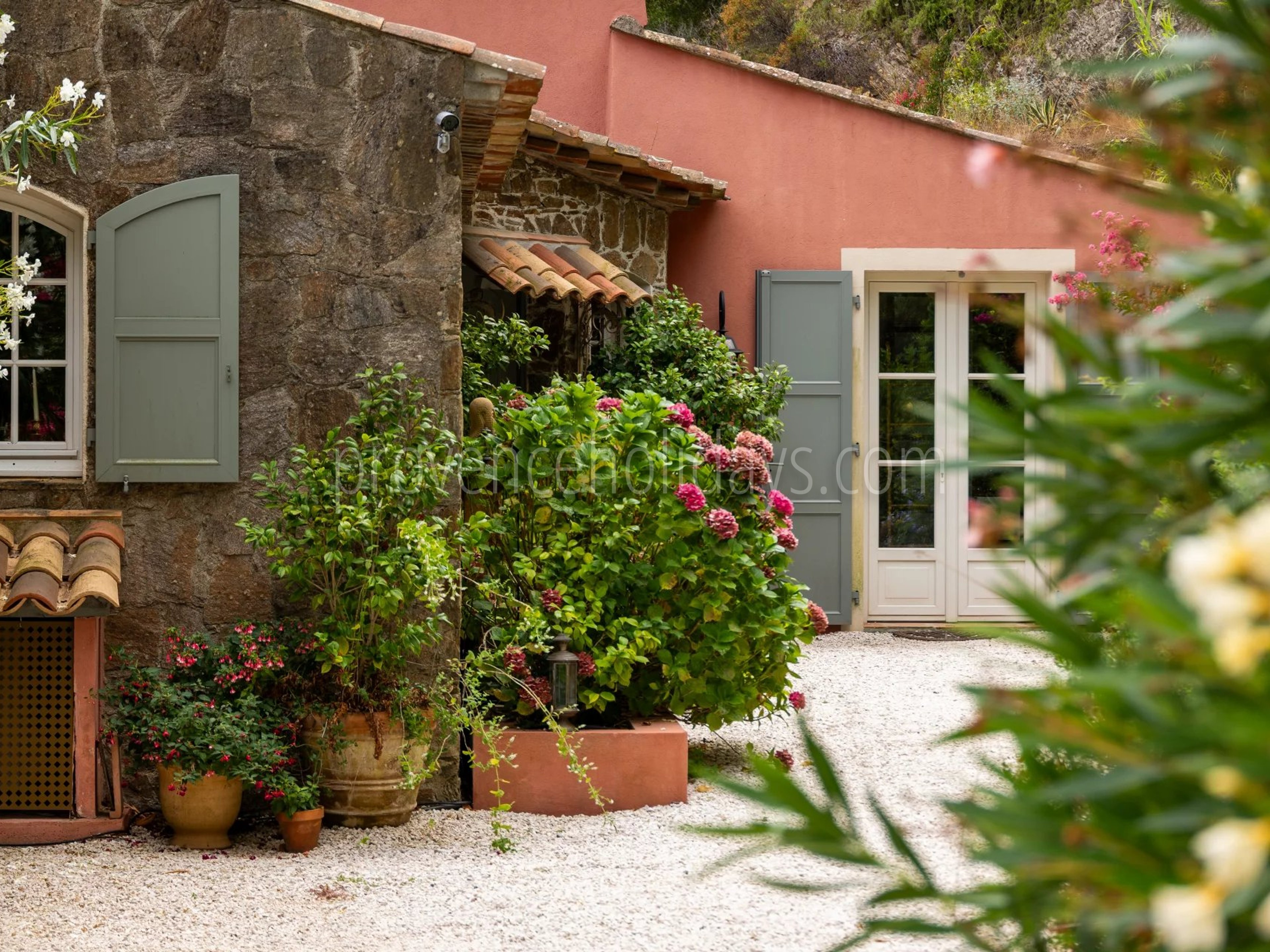 90 - Villa with sauna in La Garde-Freinet: Villa: Exterior