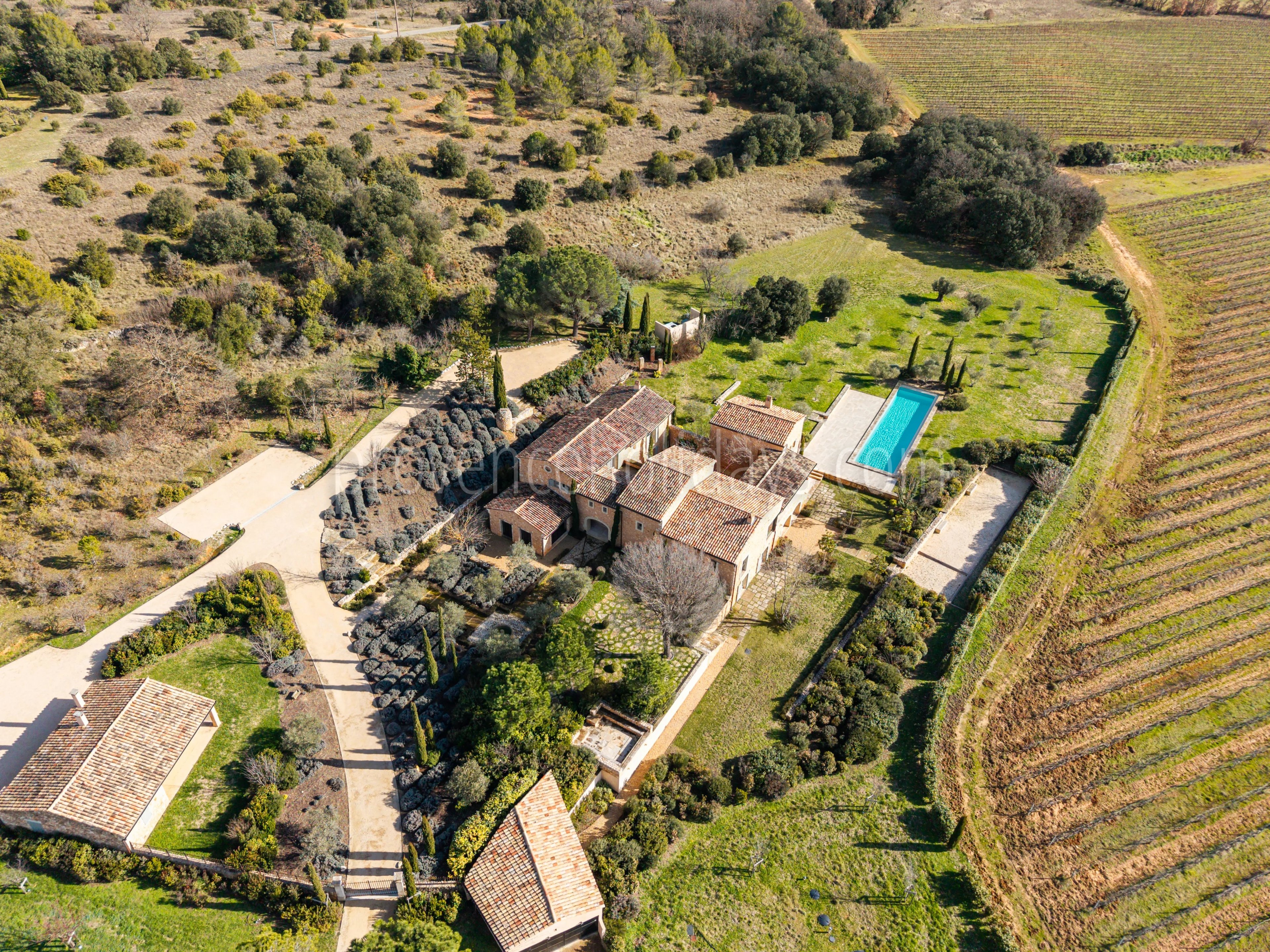 1 - Provençal residence in Bonnieux: Villa: Exterior