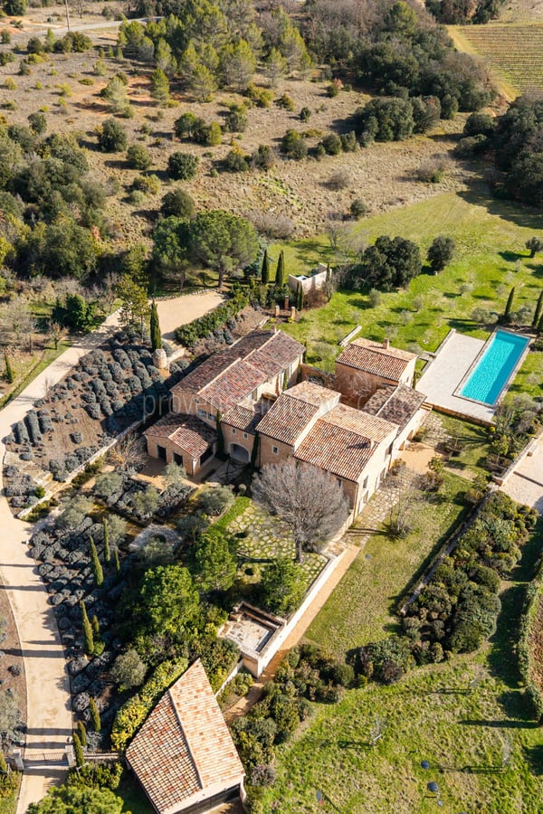 1 - Provençal residence in Bonnieux: Villa: Exterior