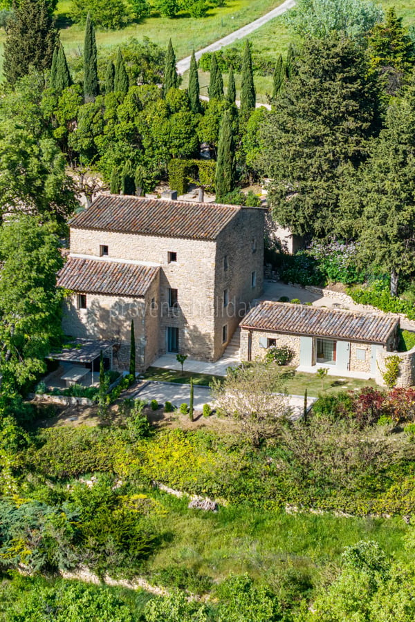 -1 - Stone Property in Ménerbes: Villa: Exterior