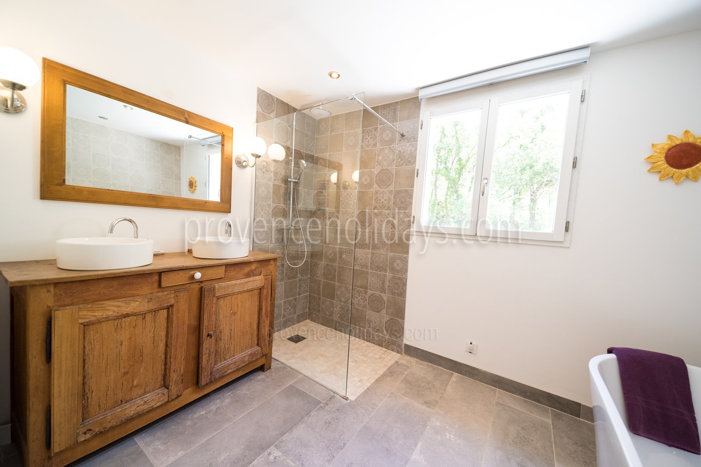 13 - Le Clos du Luberon: Villa: Bathroom