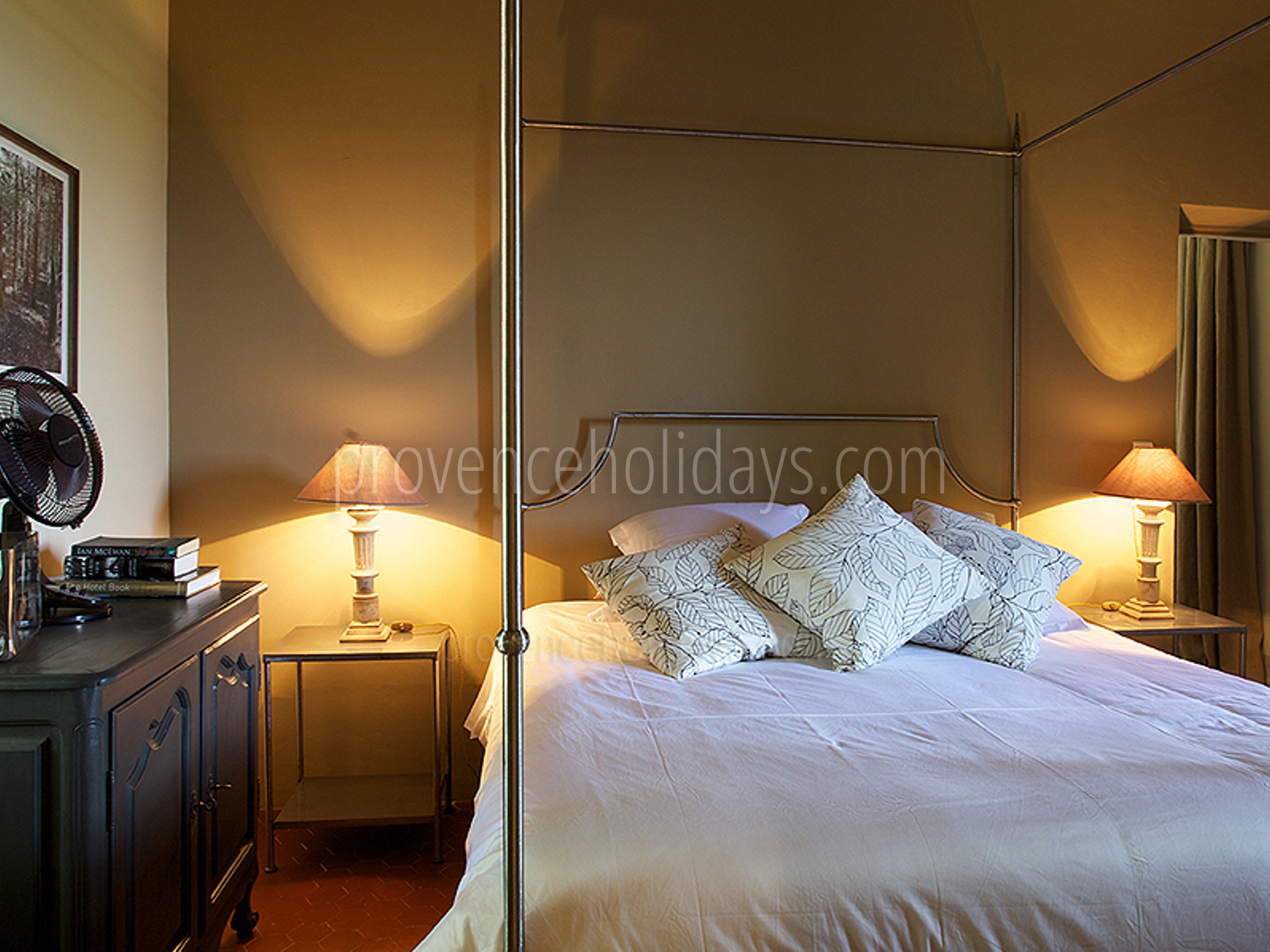 3 - Mas Cigales: Villa: Bedroom