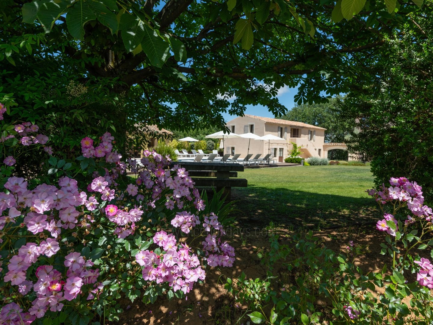 21 - Bastide Gergouven: Villa: Exterior