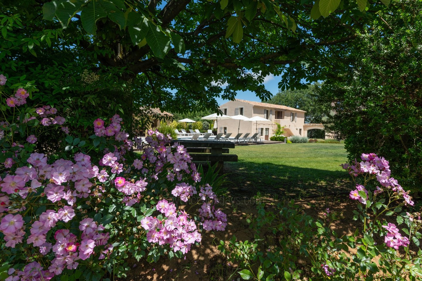 21 - Bastide Gergouven: Villa: Exterior